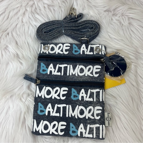 NWT Blue Denim Baltimore Repeat Neck Wallet Pocket Bag - Robin Ruth - Picture 1 of 12